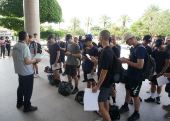 屏東縣軍人服務站專員袁光武歡送替代役266-9梯入營宣導