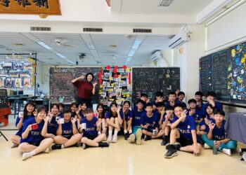 高雄市阿蓮國中115級畢業攝影展—-《表演新視界8～青春紀錄》  用影像定格青春的舞台瞬間