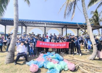 中華國際環保總會號召百人旗津淨灘 國際聯青社  大道經典文創 智媒體聯誼會   賀桃投控 共襄盛舉