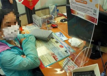 到銀行臨櫃說法前後不一  內埔警到場反詐宣導