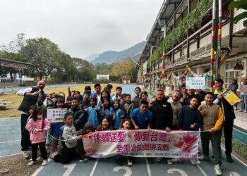 張金鑾基金會攜手救國團 暖贈屏東七校學童點心