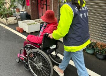 「助人又就業!」 嘉義縣培訓近400位民眾取得照服員證書