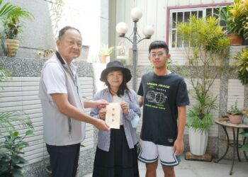海軍一兵父親辭世 李明褀關懷遺眷