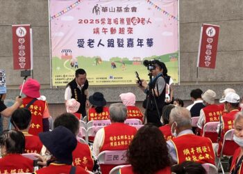 【高市少年警攜銀髮族，華山論「詐」】