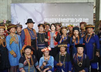 周春米縣長表揚屏東縣模範勞工 「我們生活節」感恩市集同步登場