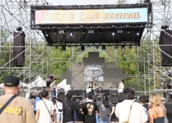 哥吉拉登陸車城！2025屏東海口祭煙火秀引爆海口超嗨夏日