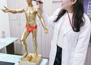 以美顏針治療顏面神經麻痺　屏東醫院中醫科助病患找回笑容