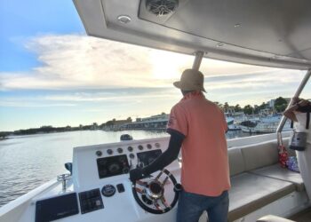 「你玩遊艇，我們來挺」——沐艇股份有限公司開啟海上旅遊新篇章，記者黃婉柔專訪有艇俱樂部