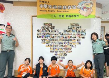 從受助到助人 文山高中生走進安得烈食物銀行，打包50箱希望