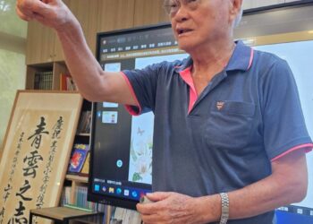 用文字照亮地方情懷——曾喜城教授應邀里港國小分享本土文學創作