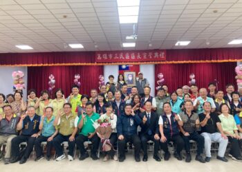 高雄市府人事大風吹/多位局處副首長與區長異動26日起生效，前金區長許淑媛陞任全市人口數居第二的三民區長，深感身負重任～