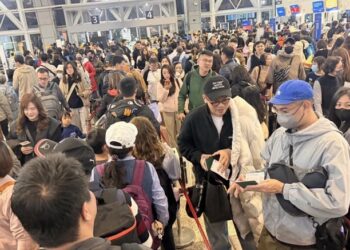 排到懷疑人生！高雄機場安檢被罵翻　春節出國恐更慘