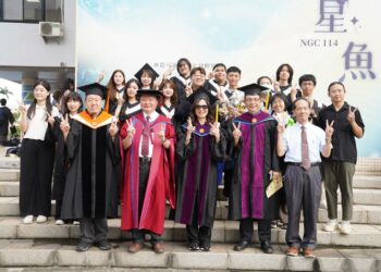 高師大畢典隆重登場 王校長以「YOUR Style 」期勉畢業生