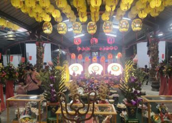 【神威顯赫 信眾雲集】  薛府三王爺平安宴暨進香遶境活動熱鬧登場 徒步進香南鯤鯓代天府信眾熱情參與