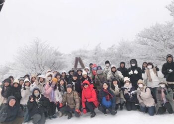 臺日科學教育再進化！中山高中攜手日本津高校 深入 KIOXIA 產業與御在所岳探究樹冰