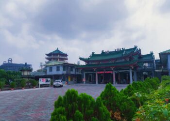 🏮2025屏東赤山巖文化祭盛大登場  「星光市集嘉年華」熱鬧開幕 百攤美食嗨翻六天!