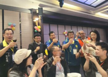 臺科大雲嘉南校友會盛大舉行會員大會　陳余隆學長接任理事長 國際百大藝術家Dr. Chialing Chang現場展售作品增添文化亮點