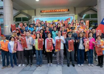 逾萬人齊聚迎曙光 屏東市元旦升旗暨健走活動熱力登場