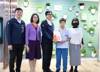 放學路上的一個選擇，感動整座城市──鳳山國中生護送身